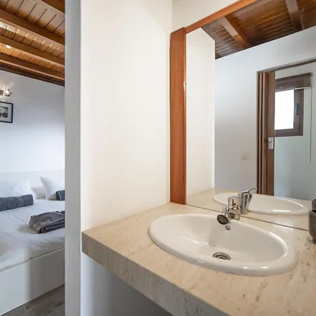 Sophisticated Lanzarote Mervella 4 Bedrooms Spacious Terrace Area Private Pool Villa Playa Blanca (Lanzarote)