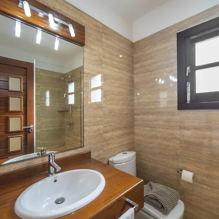 Βίλα Sophisticated Lanzarote Mervella 4 Bedrooms Spacious Terrace Area Private Pool