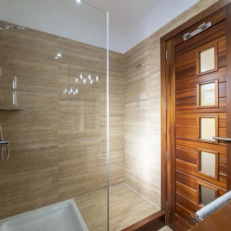 Sophisticated Lanzarote Mervella 4 Bedrooms Spacious Terrace Area Private Pool Playa Blanca (Lanzarote)