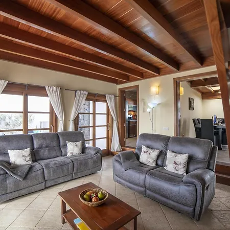 Sophisticated Lanzarote Mervella 4 Bedrooms Spacious Terrace Area Private Pool *