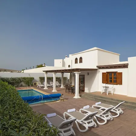Sophisticated Lanzarote Mervella 4 Bedrooms Spacious Terrace Area Private Pool Βίλα