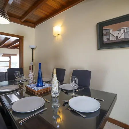 Sophisticated Lanzarote Mervella 4 Bedrooms Spacious Terrace Area Private Pool * Πλάγια Μπλάνκα