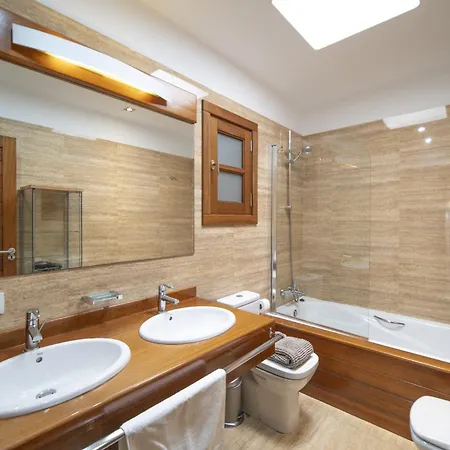 Sophisticated Lanzarote Mervella 4 Bedrooms Spacious Terrace Area Private Pool * Πλάγια Μπλάνκα