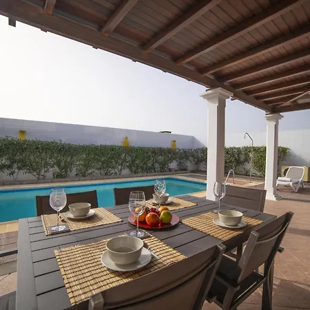 Sophisticated Lanzarote Mervella 4 Bedrooms Spacious Terrace Area Private Pool * Playa Blanca (Lanzarote)
